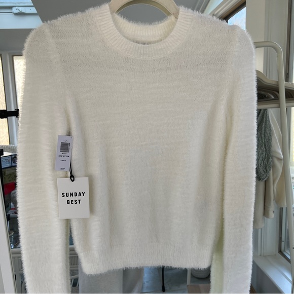 NWT Aritzia Sunday Best New Kitten Sweater Espace - Picture 6 of 9